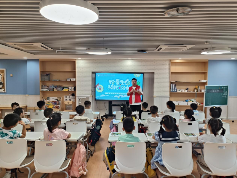 西瓜视频
学子“三下乡”:社区服务有温度 多元开展显担当