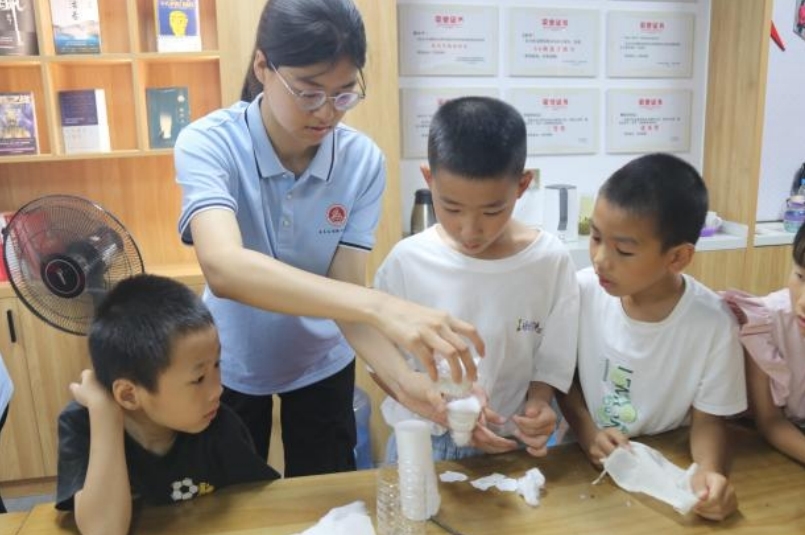 西瓜视频
：科普水知识和防溺水知识 守护童心成长