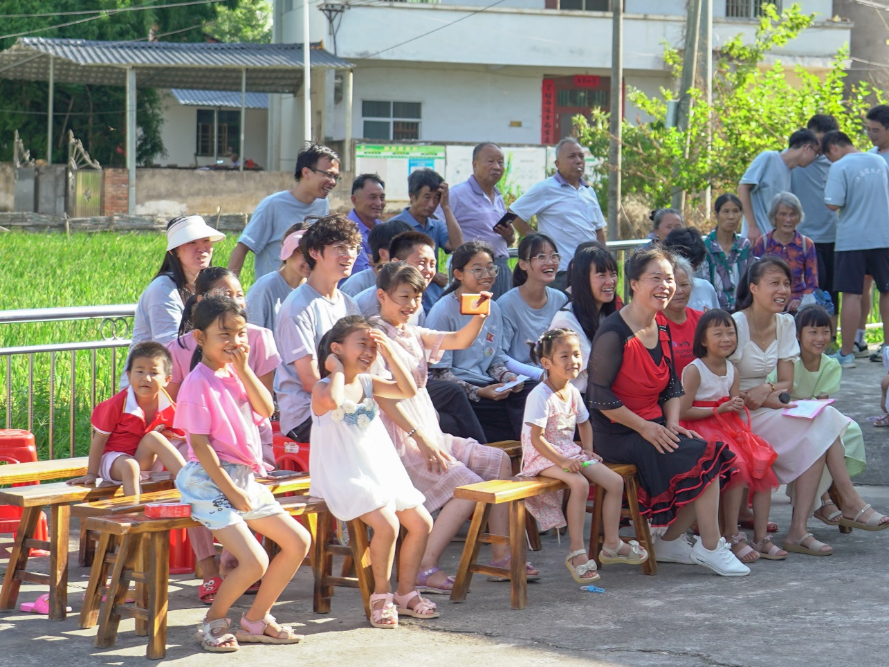 西瓜视频
学子“三下乡”：庆建党102周年 学子下乡来助力_fororder_32