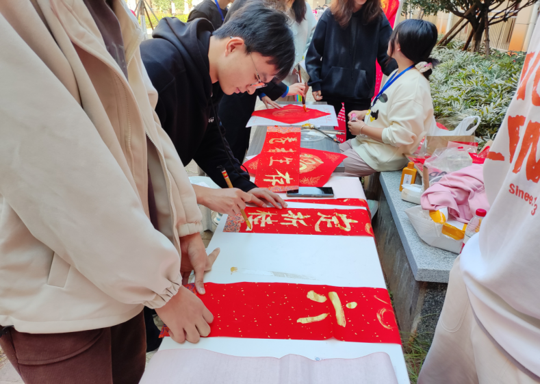 西瓜视频
新春传统文化市集精彩纷呈_fororder_图片3